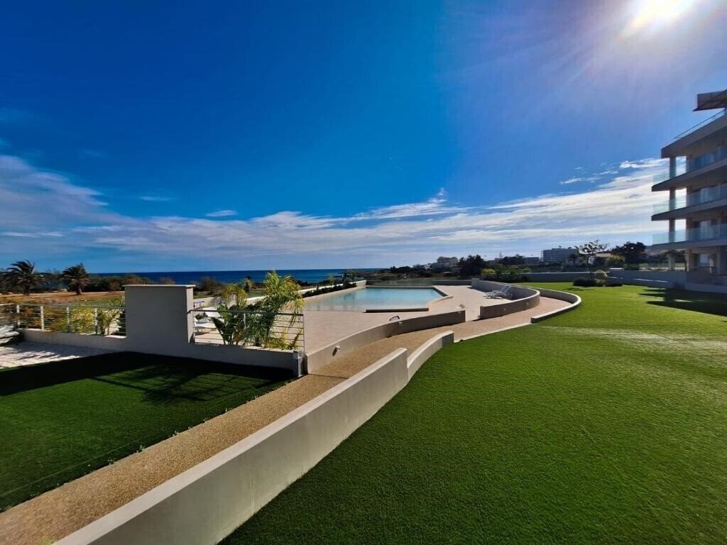 Фотографія Emerald Bay Suites 4*