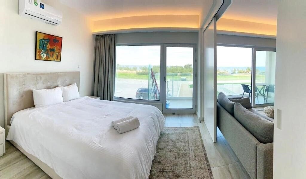 Зображення Emerald Bay Suites 4*