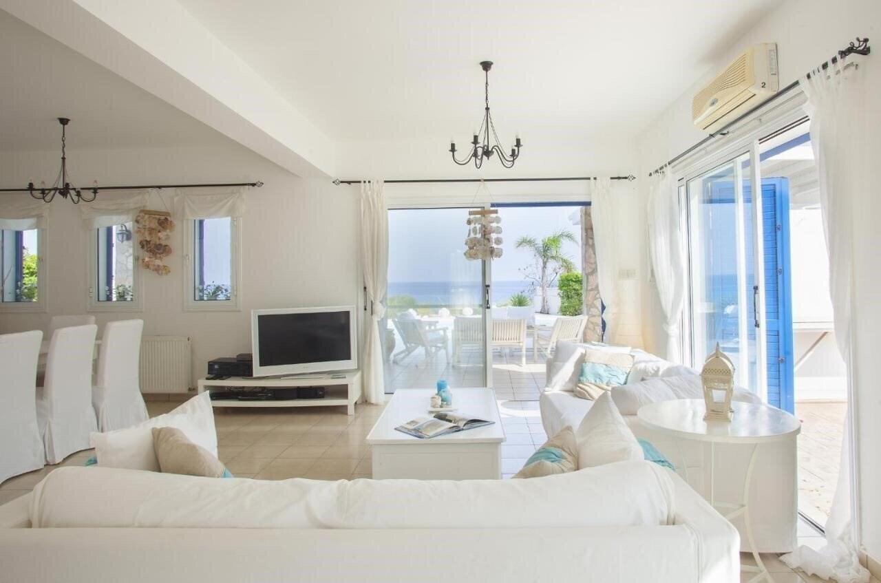 Апартаменты Mimosa Seafront Villa 4*