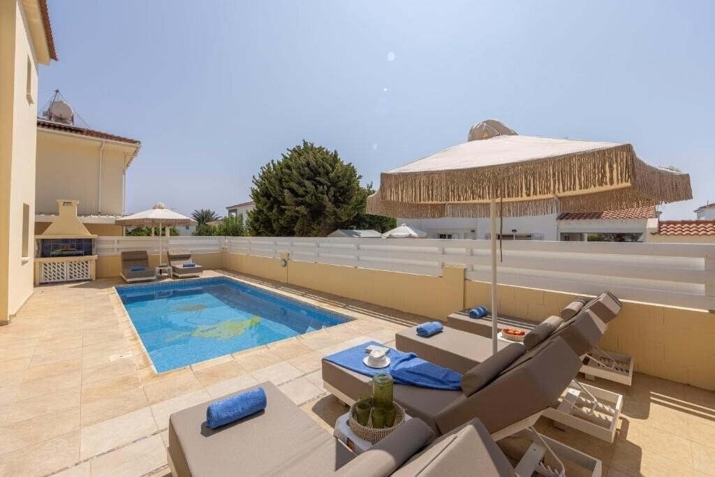 Территория Villa Posidonas 3*