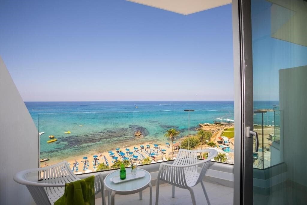 Апартаменты Silver Sands Beach Hotel 3*