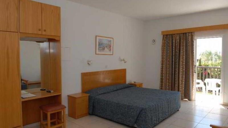 Фото Maistros Hotel Apartments апартаменты