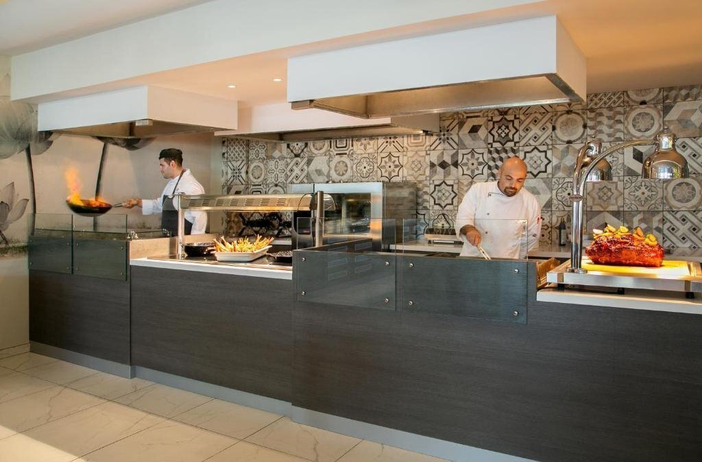 Апартаменты FUN & SUN FAMILY Vangelis Hotel 4*