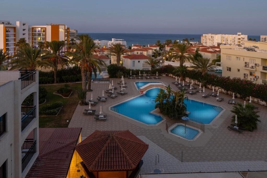 Готель Seagull Hotel Apartments 3*