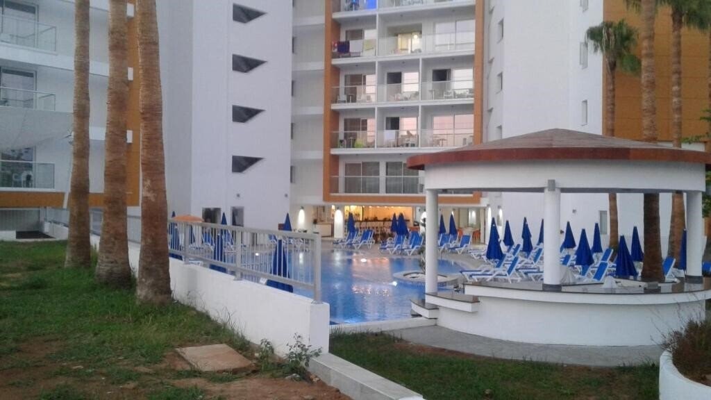 Панорама Captain Pier Hotel Apartments 3*