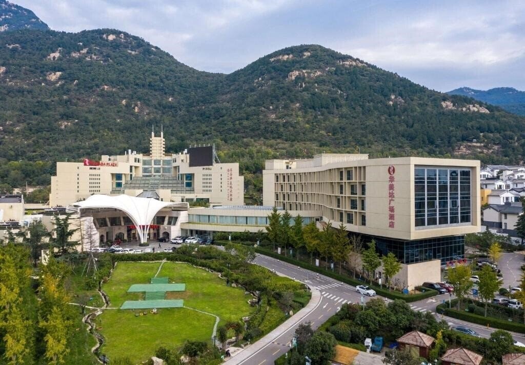 Готель Ramada Plaza Taian 5*