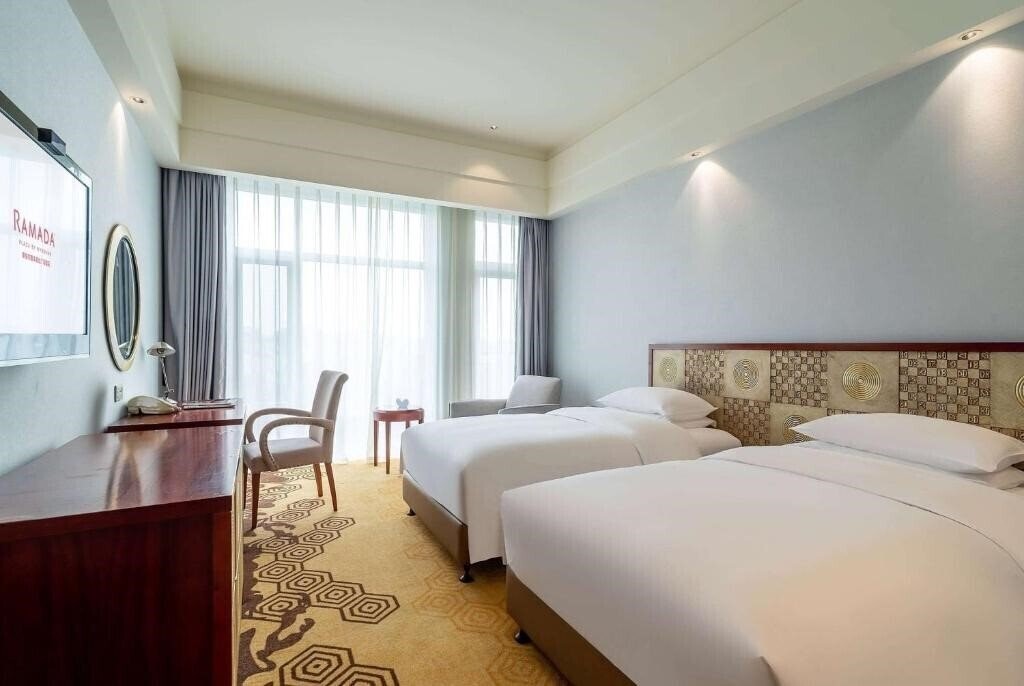 Панорама Ramada Plaza Taian 5*