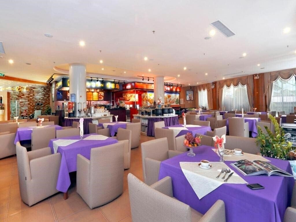 Панорама Luyi Seaview Hotel 3*