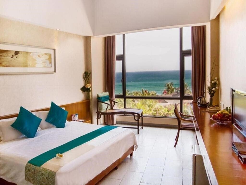 Территория Luyi Seaview Hotel 3*