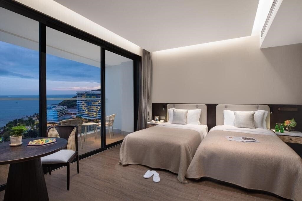 Панорама Ascott Dadonghai Bay Sanya 4*