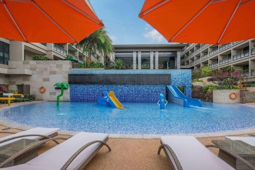 Апартаменты Wingate By Wyndham Sanya Luhuitou 4*