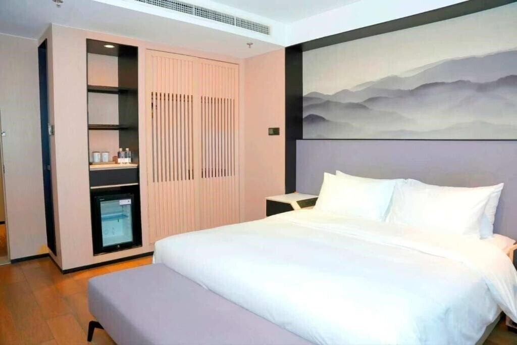 Территория Mercure Hotel Dalian Friendship Square 4*