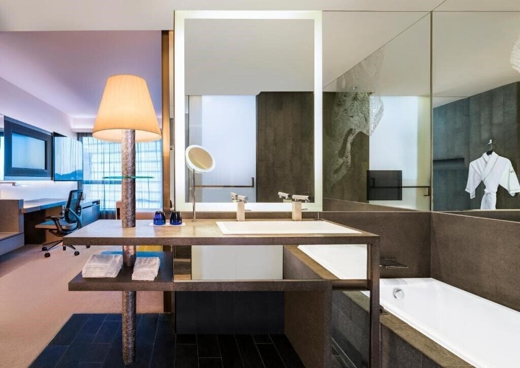 Картинка W Hong Kong 5*