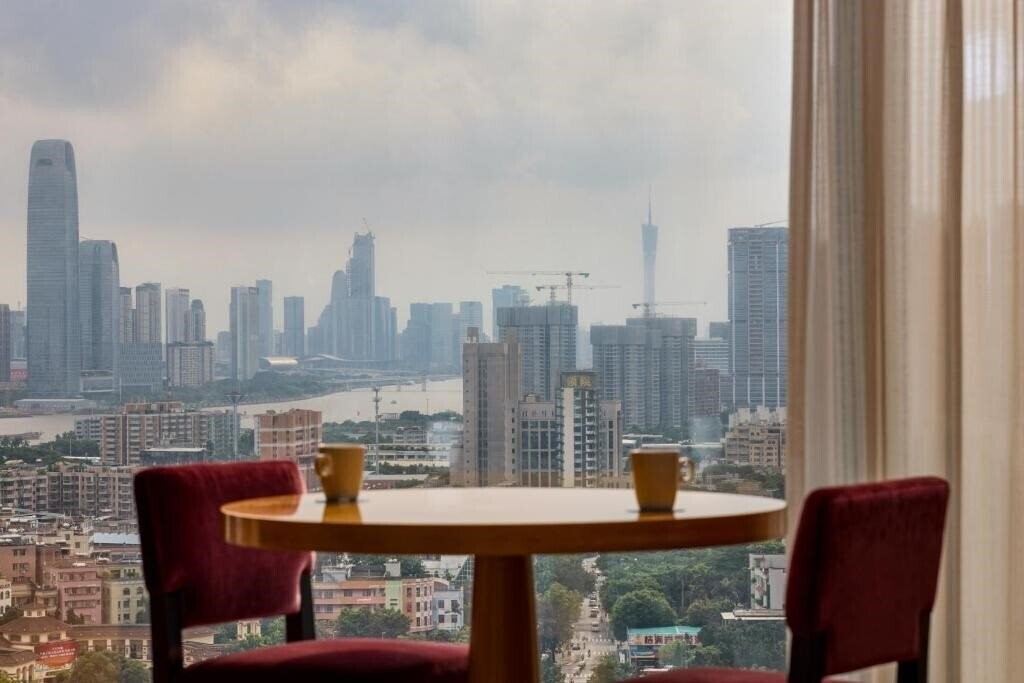 Апартаменти Four Points by Sheraton 5*