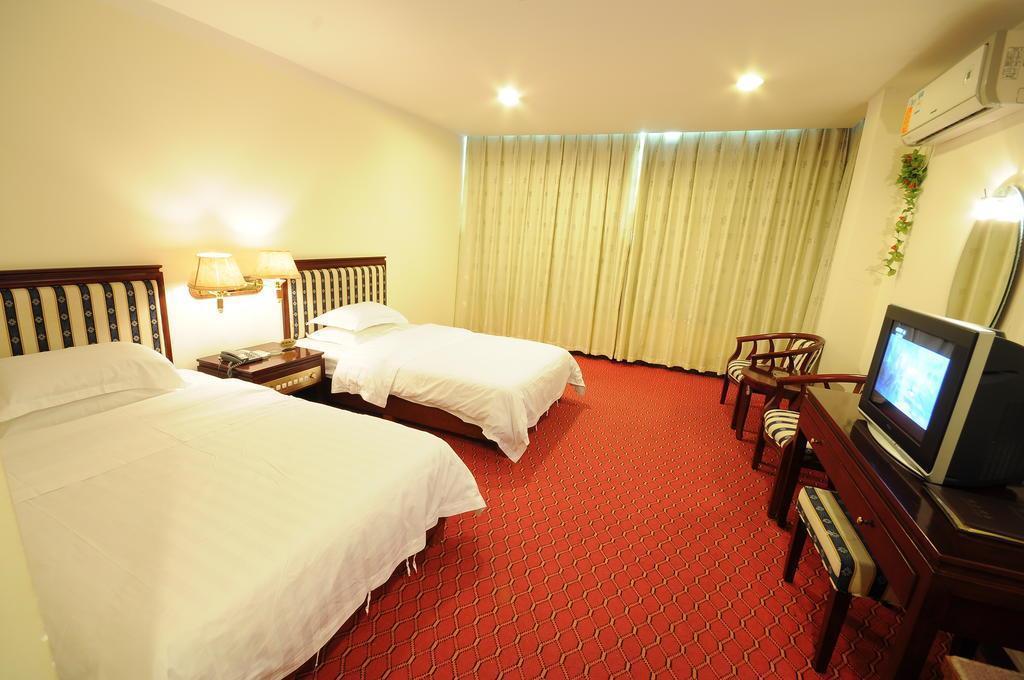 Отель Good East 3*