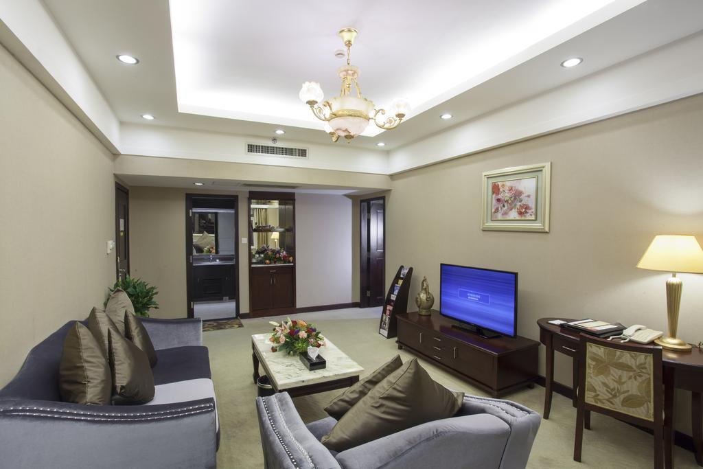 Отель Yutong 4*