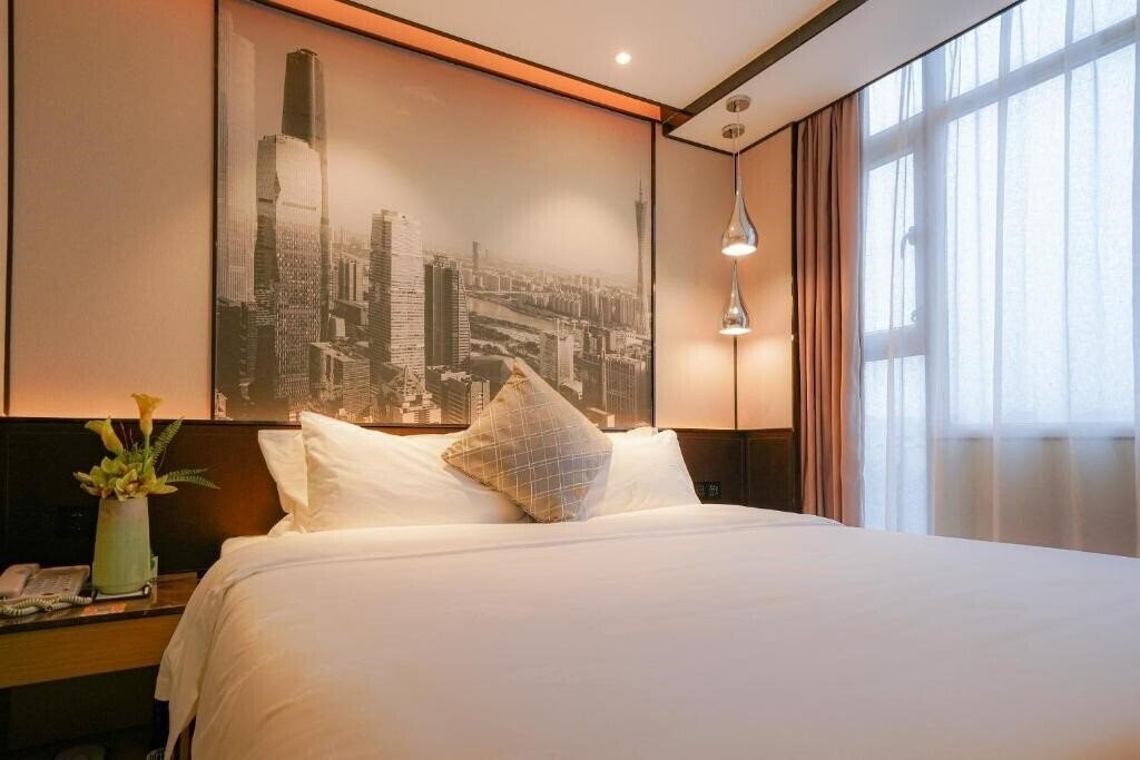 Панорама Baiyun City Hotel 3*