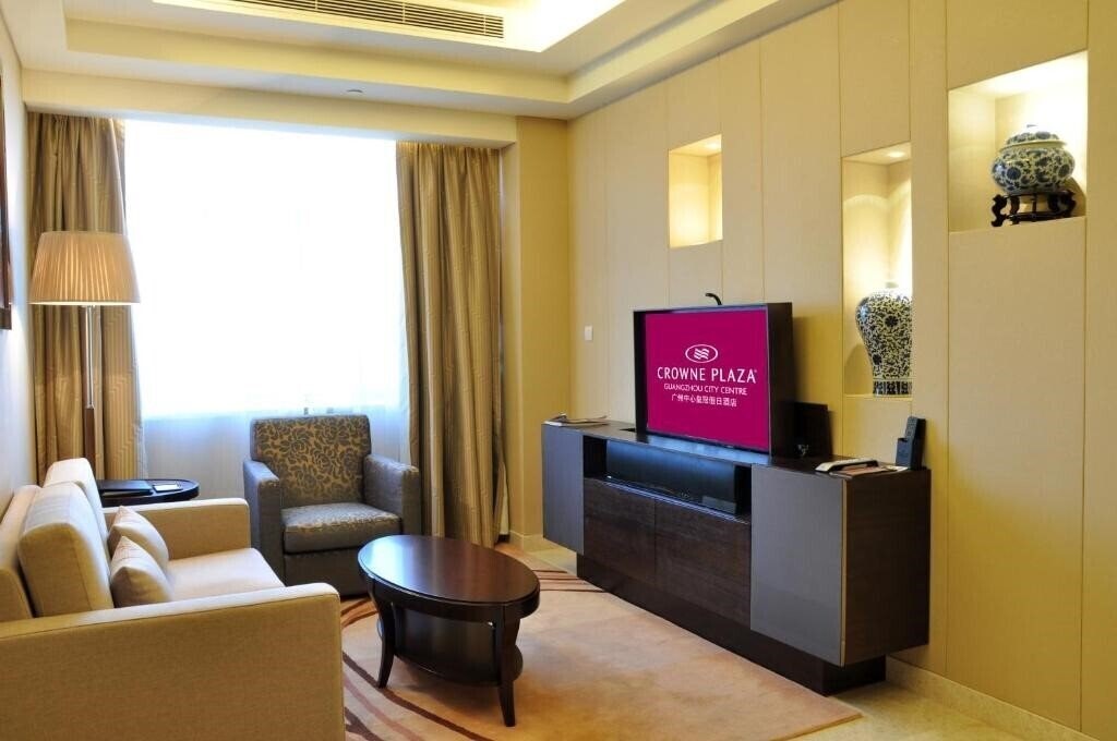 Вид Crowne Plaza Guangzhou City Centre 5*