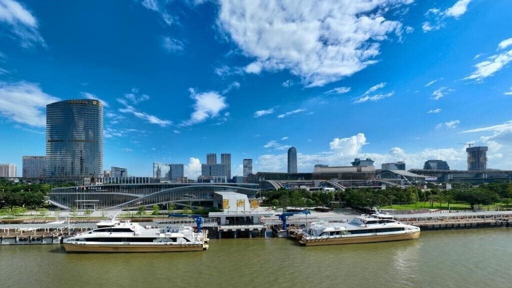 Панорама Shangri-La Guangzhou 5*