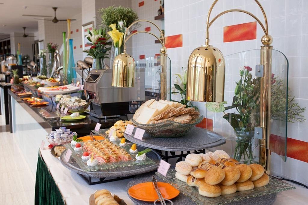 Панорама Aloha Oceanfront Suite Resort 5*