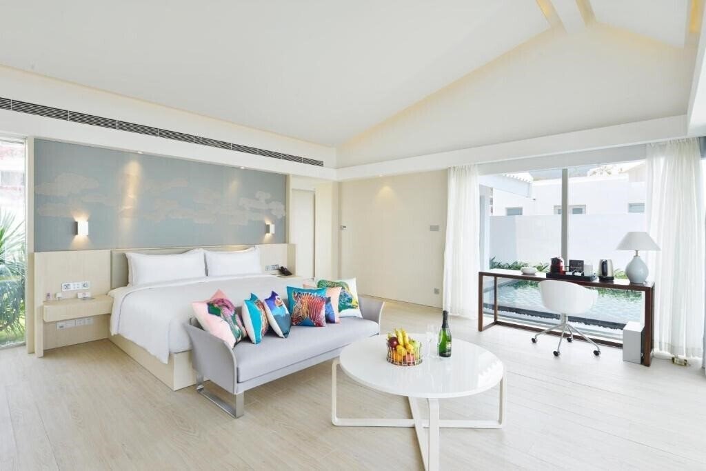 Территория Palace Resort & Spa Yalong Bay Sanya 5*