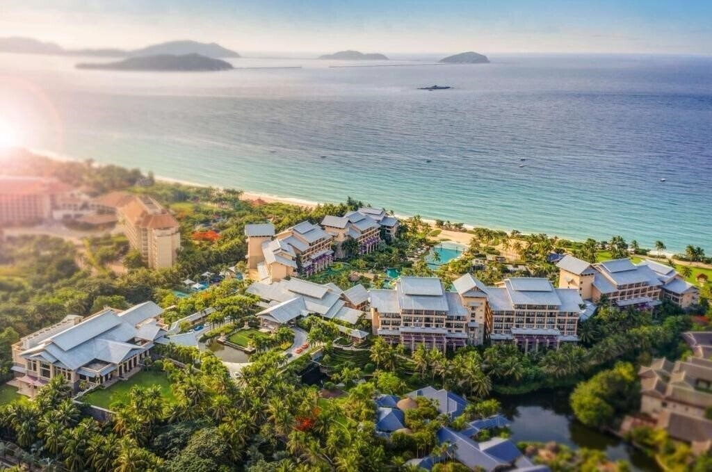 Готель Hilton Sanya Yalong Bay Resort & Spa 5*