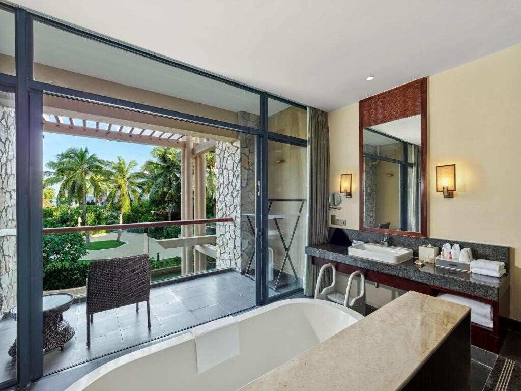 Фотографія Hilton Sanya Yalong Bay Resort & Spa 5*