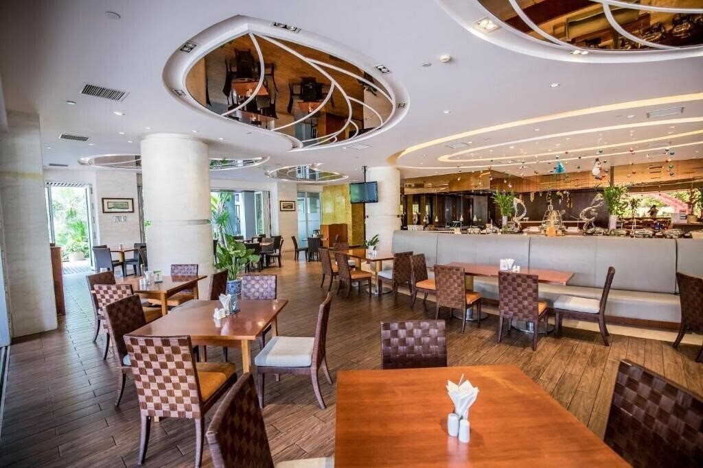 Панорама Mingshen Golf & Bay Resort Sanya 4*