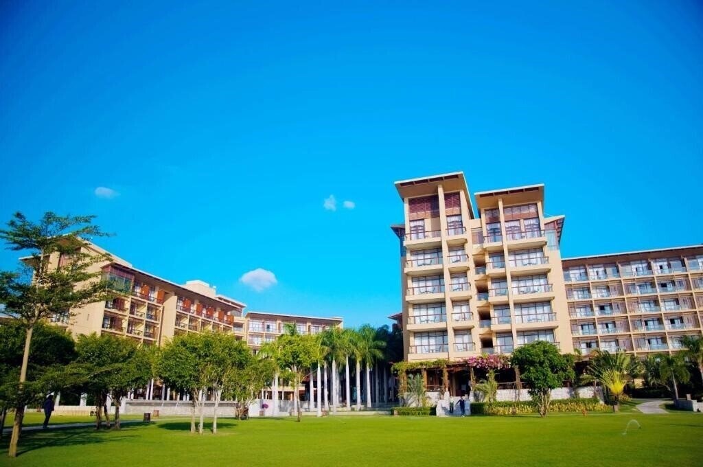 Панорама Mangrove Tree Resort Yalongbay 5*