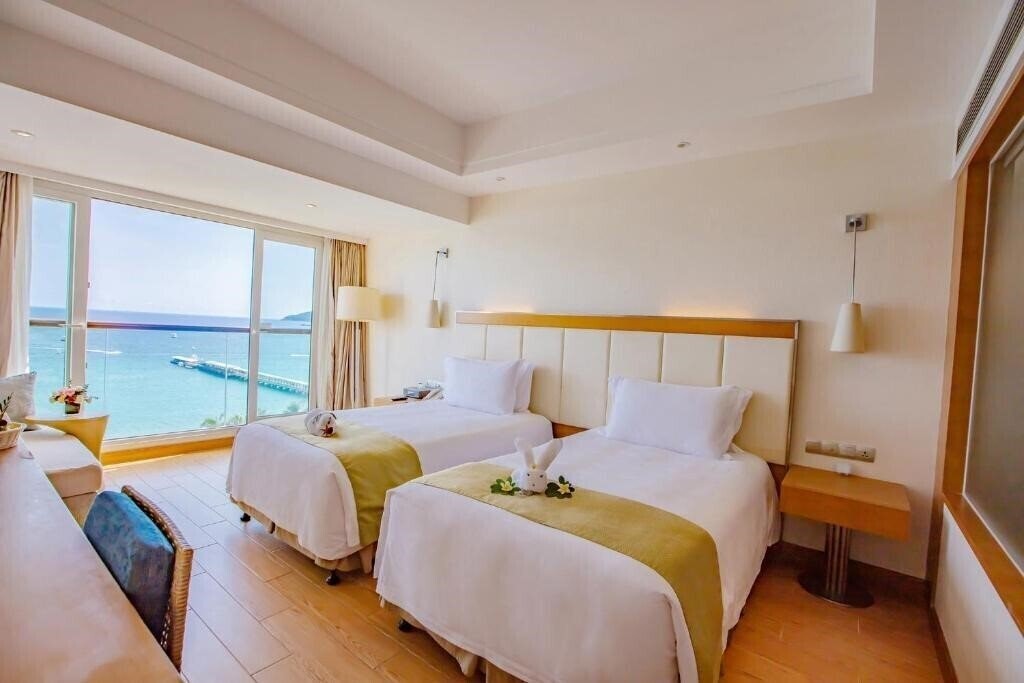 Панорама Ocean View Resort Yalong Bay 5*