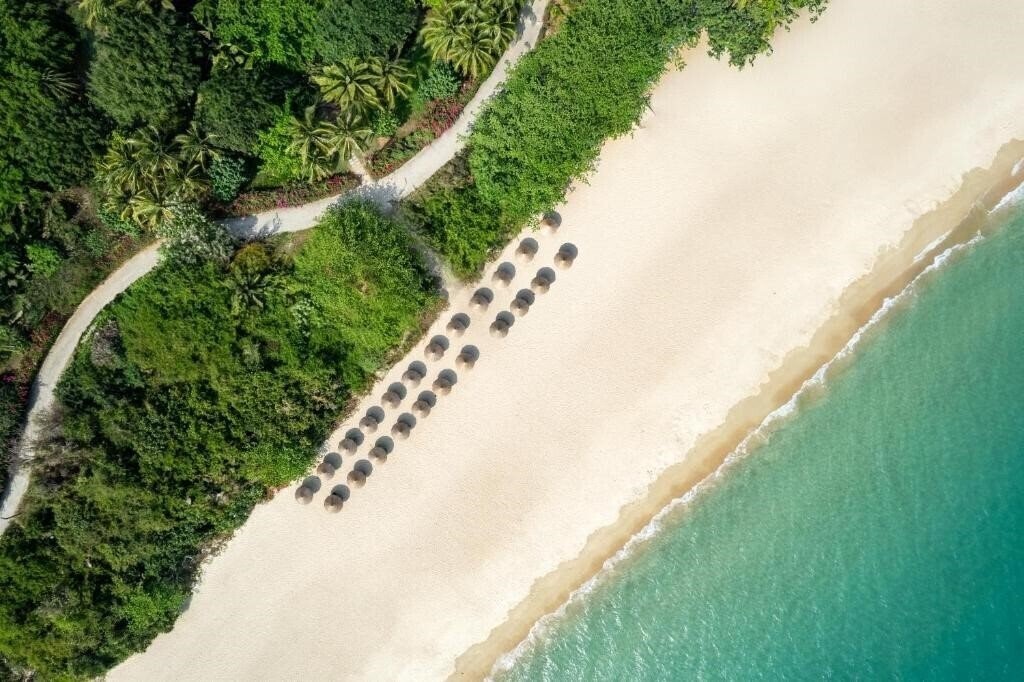 Отель Holiday Inn & Suites Sanya Yalongbay 5*