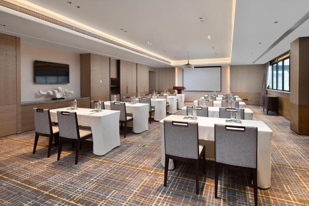 Вид Holiday Inn & Suites Sanya Yalongbay 5*
