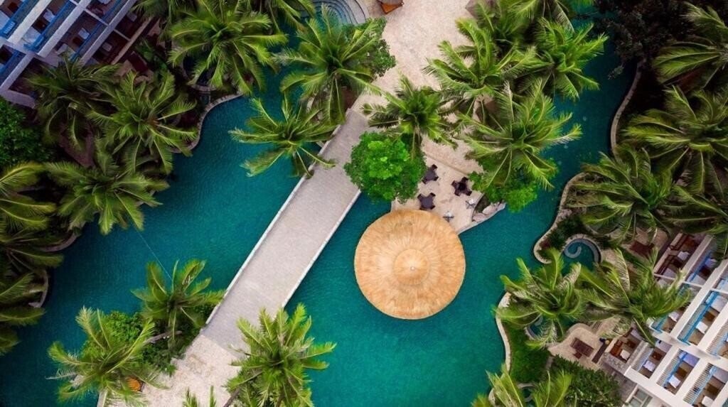 Територія Swissotel Sanya Yalong Bay (ex. Huayu Resort & Spa Yalong Bay) 5*