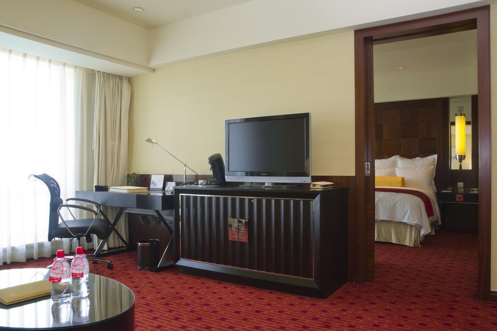 Панорама Beijing Marriott City Wall Hotel 5*