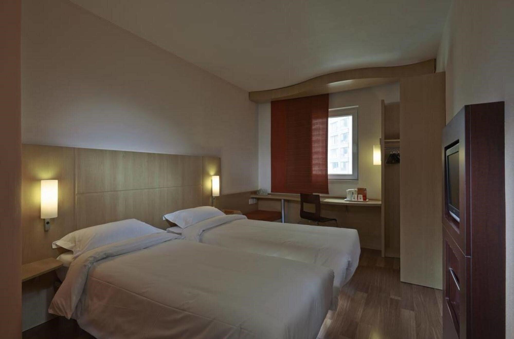 Апартаменти Ibis Beijing Sanyuan 3*