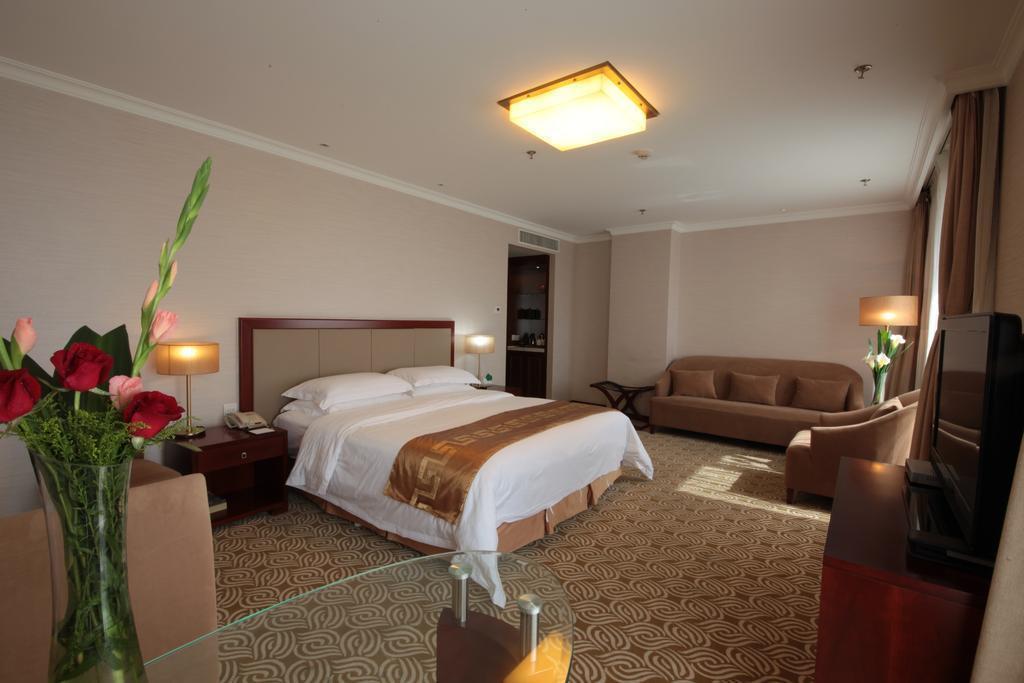 Вид Inner Mongolia Grand Hotel 4*