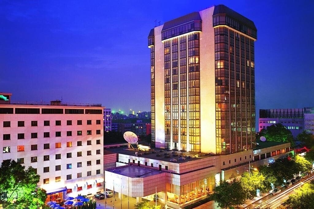 Отель Peace Hotel Beijing 4*