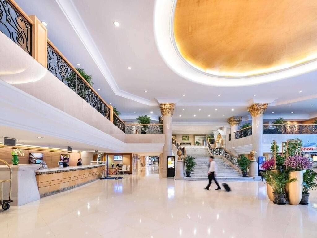 Картинка Peace Hotel Beijing 4*
