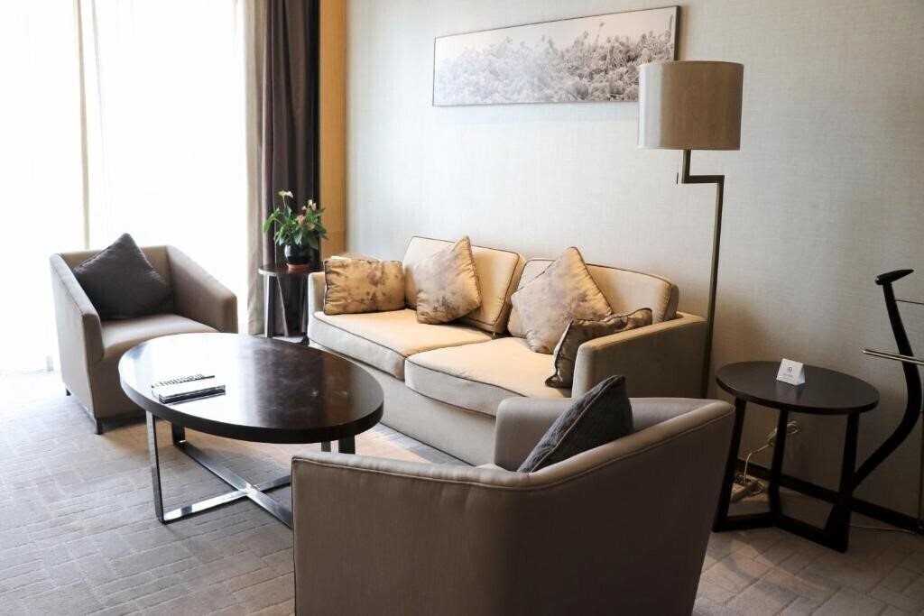 Апартаменти Crowne Plaza Beijing Lido 5*