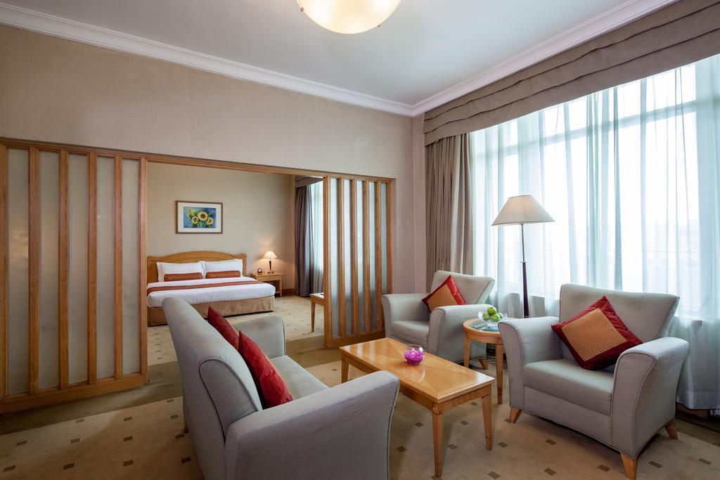 Территория Beijing Hotel 5*