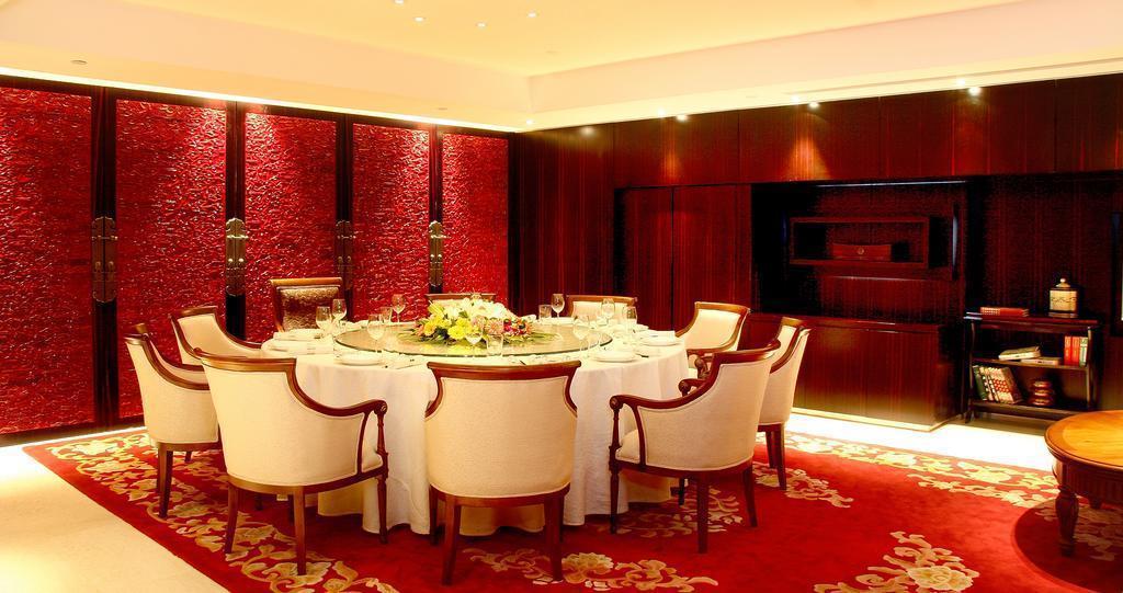 Территория Grand Hotel Beijing 5*