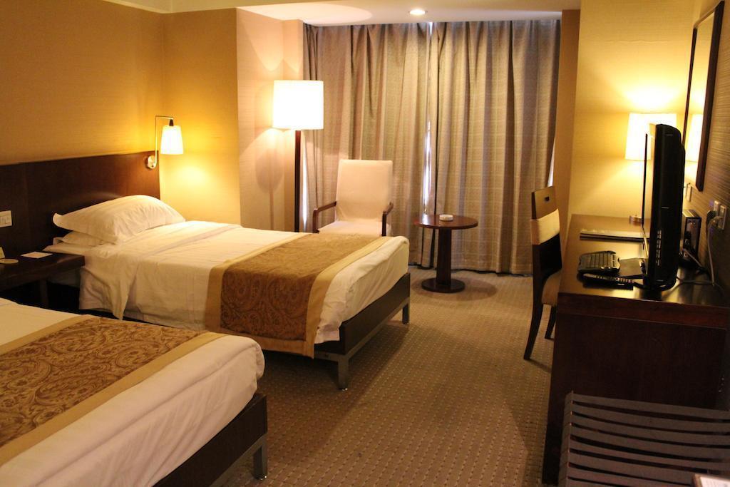 Вид Dong Fang Hotel Beijing 4*