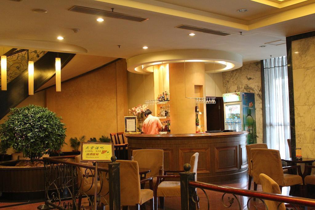 Территория Dong Fang Hotel Beijing 4*