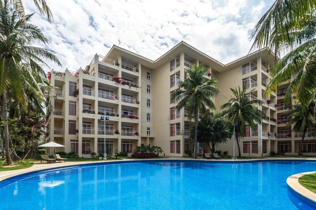 Территория Resort Golden Palm Hotel 4*