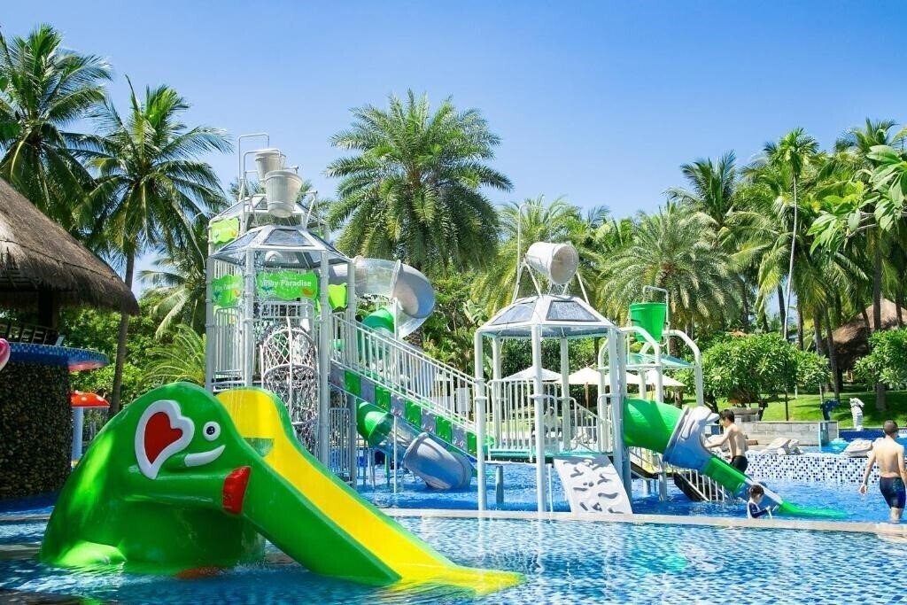 Вид Holiday Inn Sanya Bay Resort Hotel 5*