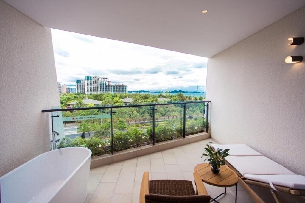 Територія Sanya Conifer Resort 5*