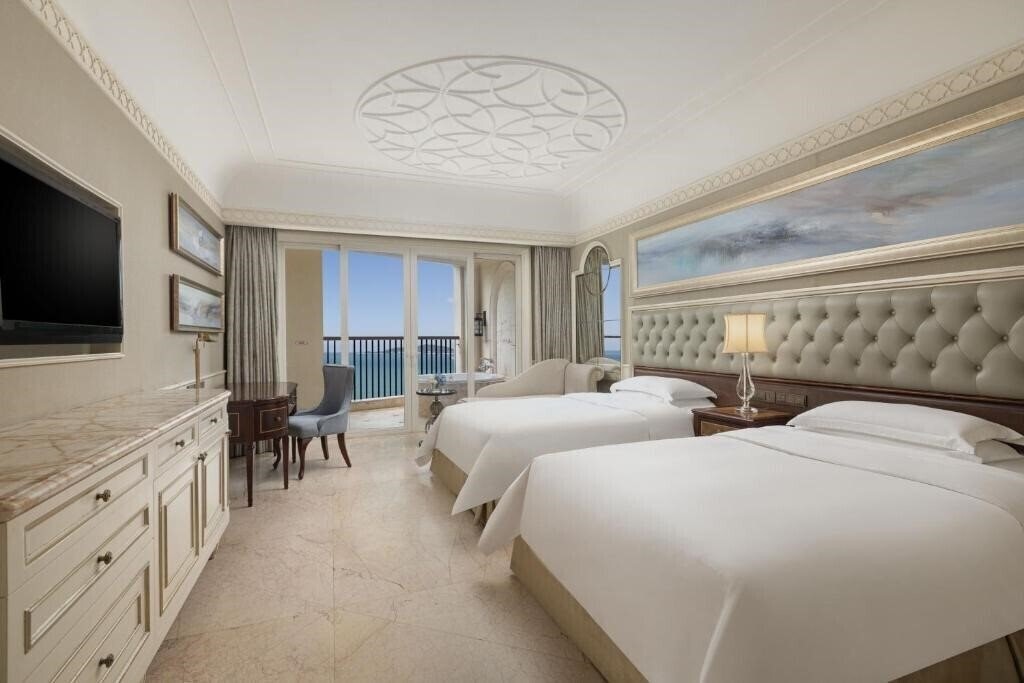 Территория Crowne Plaza Resort Sanya Bay 5*