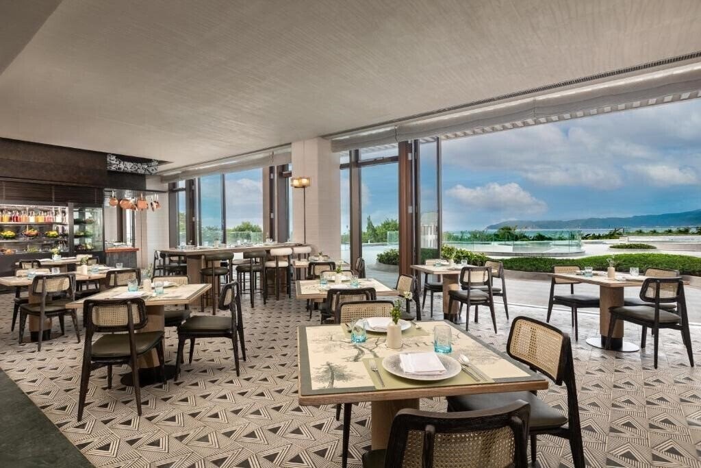 Вид Hualuxe Sanya Yalong Bay Resort 5*