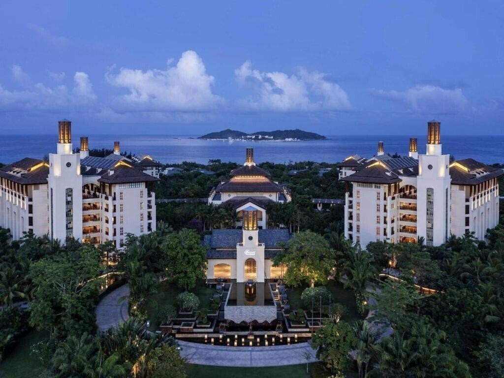 Готель Fairmont Haitang Bay 5*