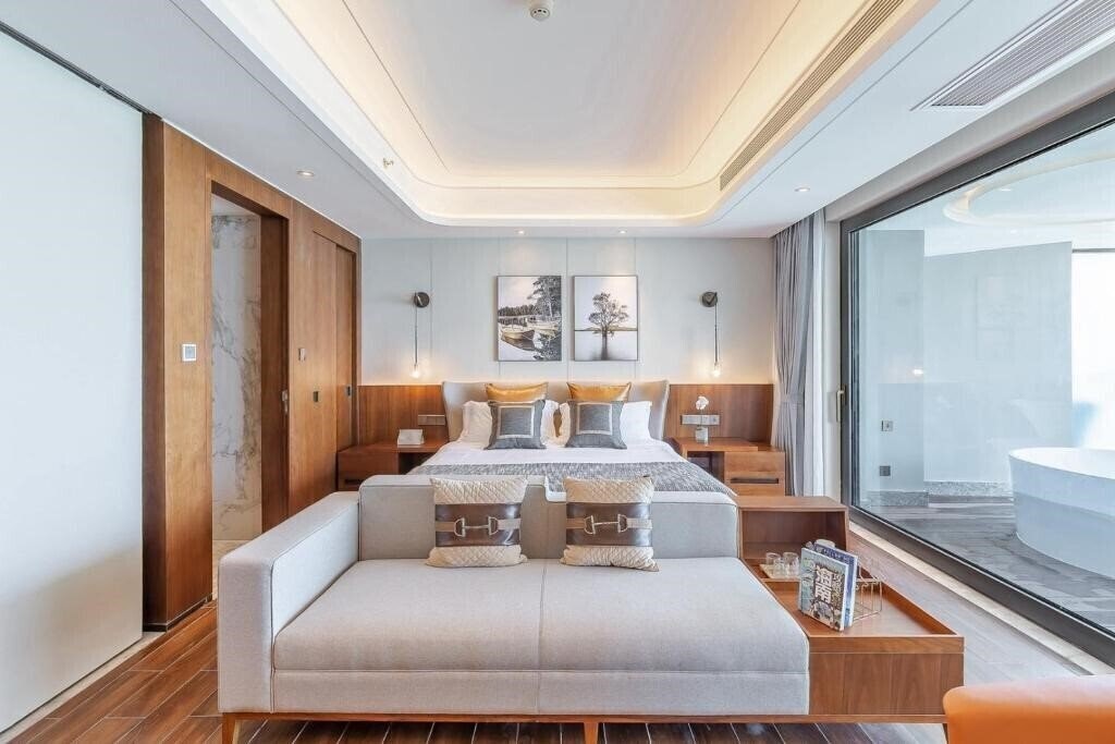 Вид Tiancheng Central Coast Seaview Hotel 5*